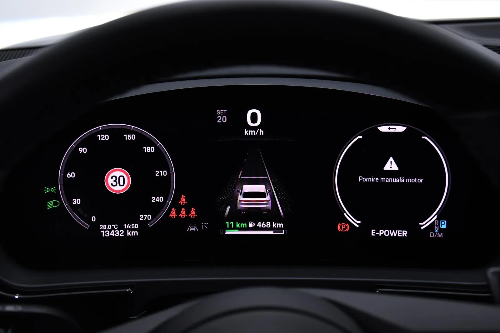 Poza 29 Porsche Cayenne 2024, Hibrid Plug-in, 470 CP, 17.000 km