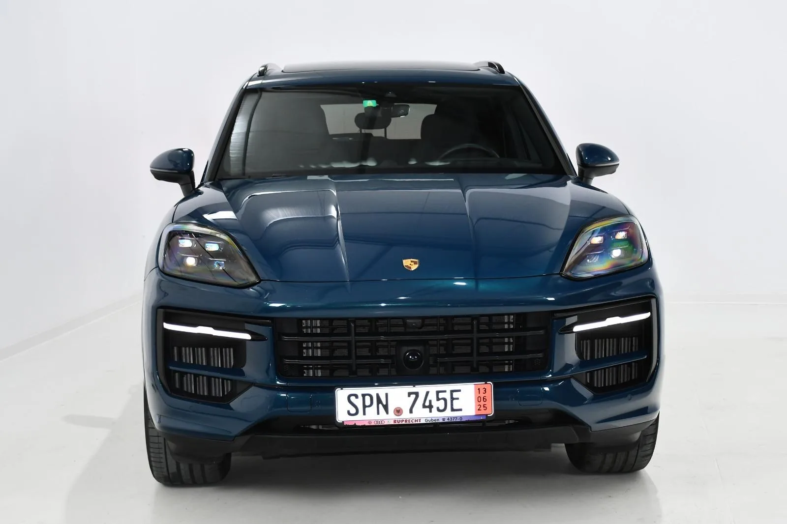 Poza 3 Porsche Cayenne 2024, Hibrid Plug-in, 470 CP, 17.000 km