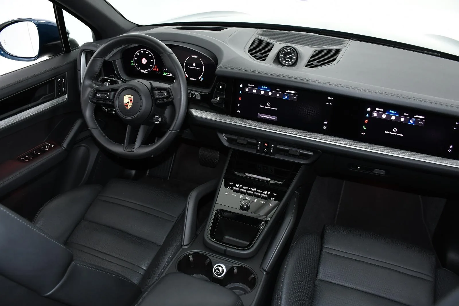 Poza 12 Porsche Cayenne 2024, Hibrid Plug-in, 470 CP, 17.000 km