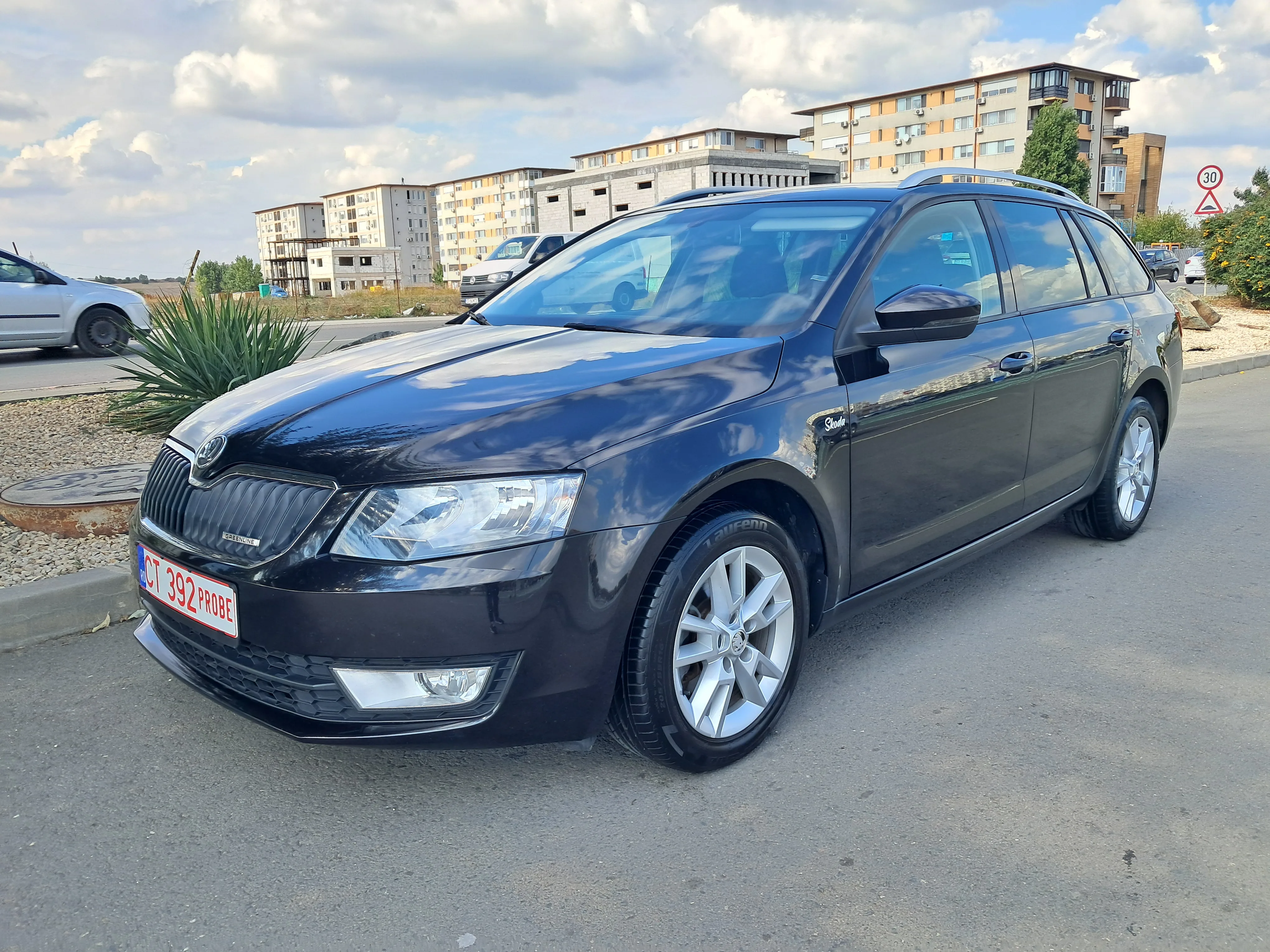 Poza 3 Škoda Octavia Combi - Stare Bună, Ideală pentru Familie!