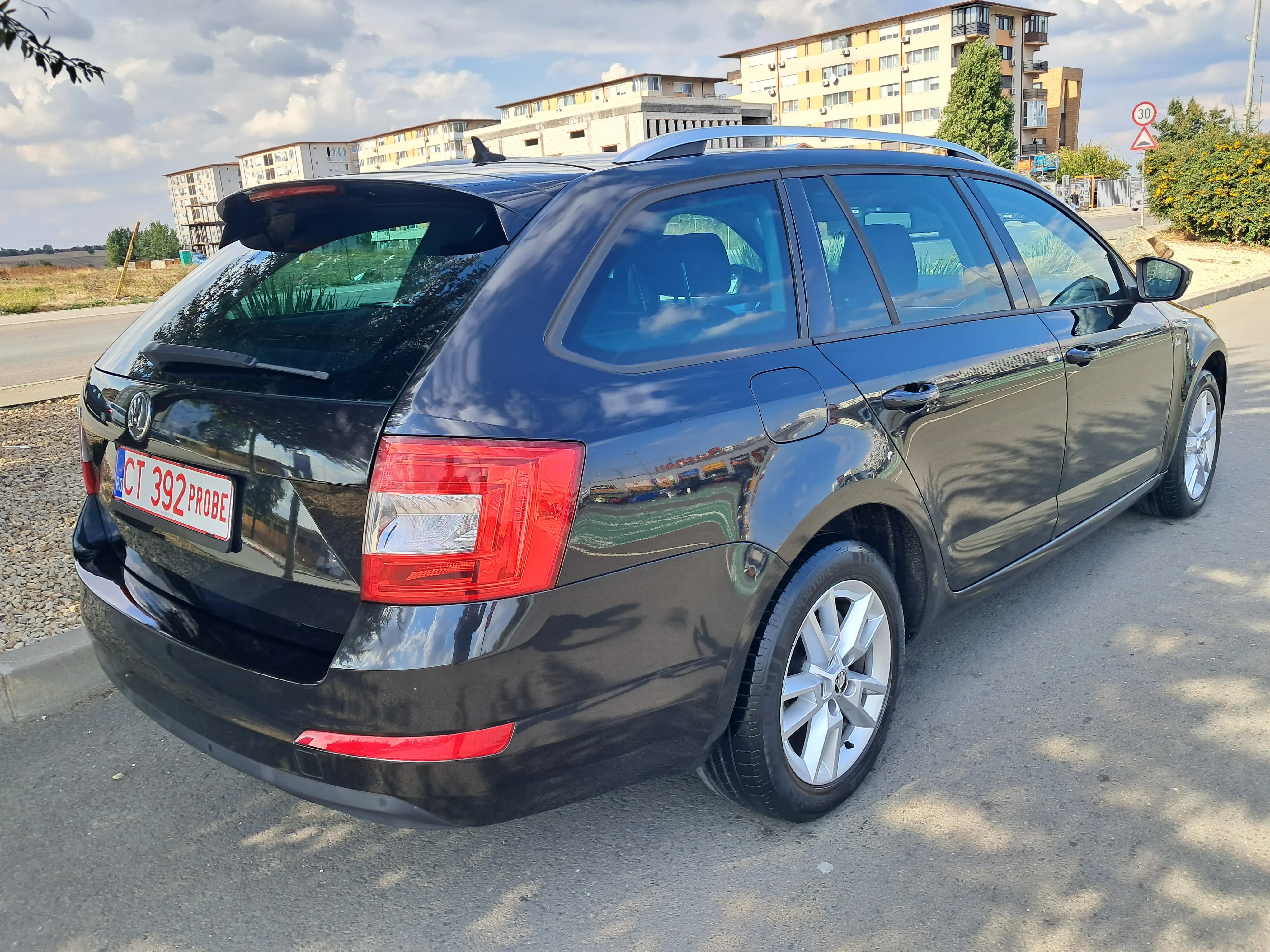 Poza 4 Škoda Octavia Combi - Stare Bună, Ideală pentru Familie!